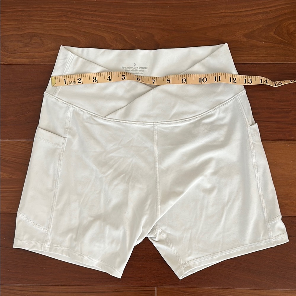 Vuori White Biker Shorts with pockets